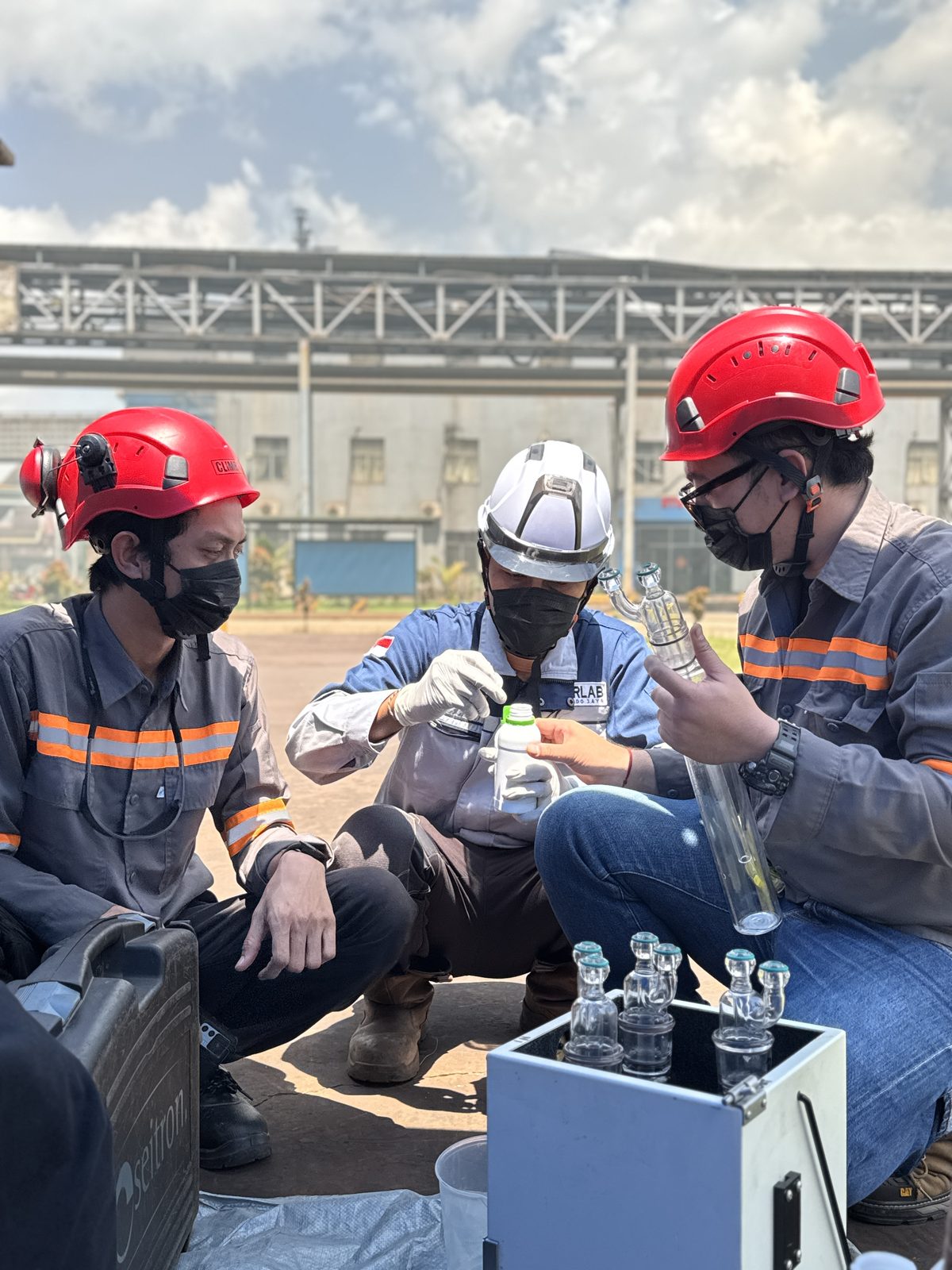 Pengambilan sampel gas dengan impinger
