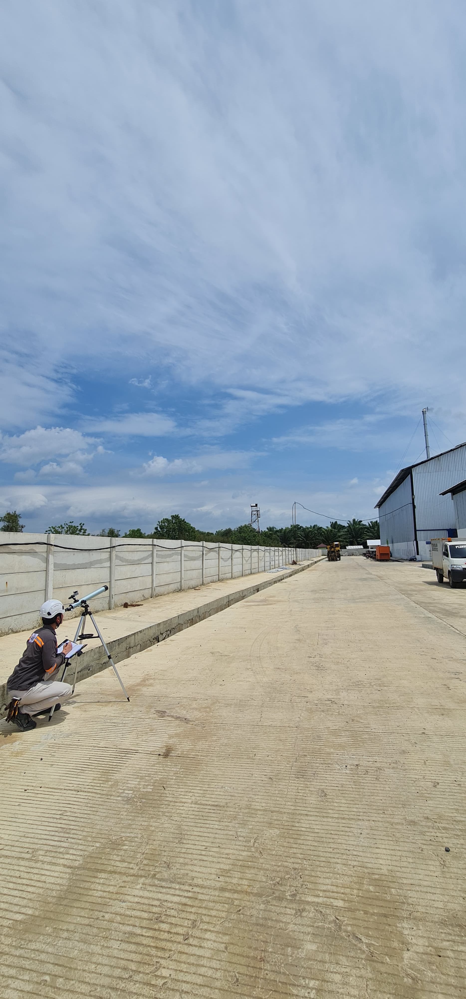 Survei & pengukuran titik sampling di lokasi klien
